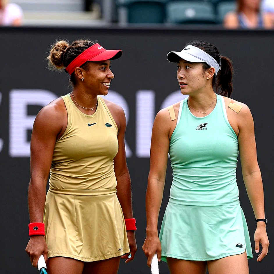 Hồ sơ dán nhãn 'tennis' và bài kiểm tra đầu tiên của người giữ nhịp