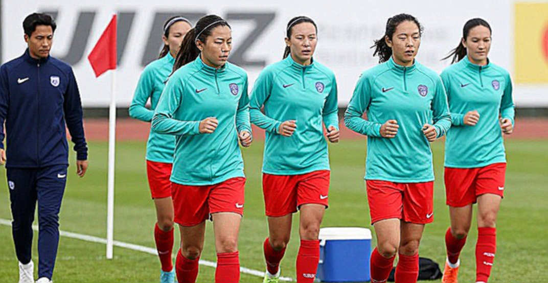 Valencia mở cửa đón Erik Lira: Tiền không phải rào cản, suất ngoài EU mới là