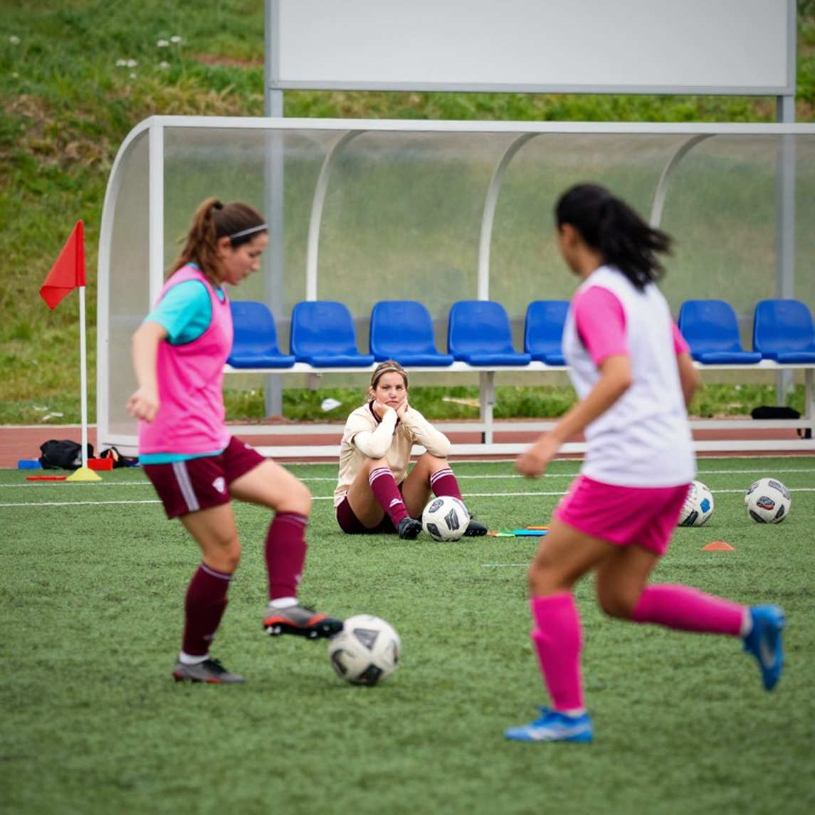 V.League và bài toán đồng hồ hợp đồng: Khi dòng tiền chậm một nhịp, mùa giải đổi hướng V.League và bài toán đồng hồ hợp đồng: Khi dòng tiền chậm một nhịp, mùa giải đổi hướng