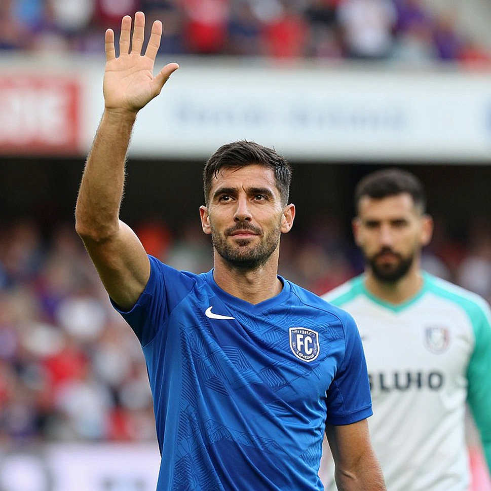 Di María Nhận Tràng Pháo Hoa Tôn Trọng Messi Tại Trận Derby Rosario - Newell's Old Boys