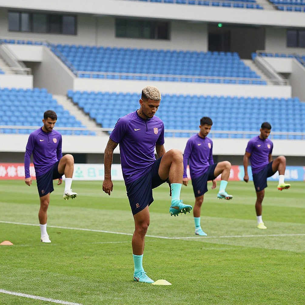 Kỳ chuyển nhượng V.League: Khi dữ liệu nỗ lực bị bán như dữ liệu chất lượng
