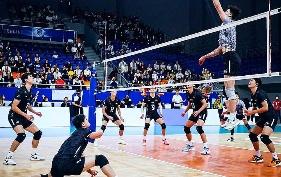 Mười hai suất, ba tay đập phụ, và khoảng lặng 0,8 mét ở Asiad 20