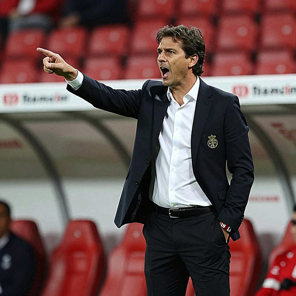 Dean James và 78 phút ở De Adelaarshorst: điều đoạn băng nói mà bảng điểm không nói Dean James và 78 phút ở De Adelaarshorst: điều đoạn băng nói mà bảng điểm không nói