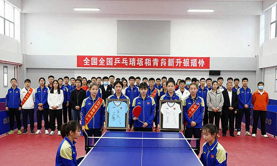 10-12, rồi 5-11, rồi 6-11: khoảng cách thật giữa cặp đôi số 3 thế giới và bảng đấu đơn 10-12, rồi 5-11, rồi 6-11: khoảng cách thật giữa cặp đôi số 3 thế giới và bảng đấu đơn