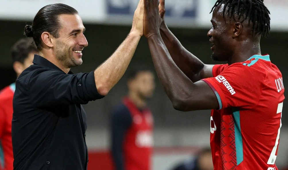 Mijnans ghi hat-trick vẫn bị loại: PSV và bài học về cái giá của hệ thống