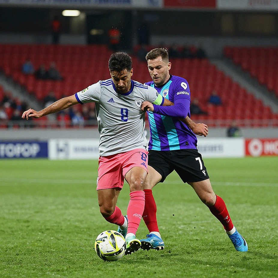 VAR và giới hạn của mắt người ở V.League 1: Kỷ luật không nằm ở chiếc thẻ VAR và giới hạn của mắt người ở V.League 1: Kỷ luật không nằm ở chiếc thẻ