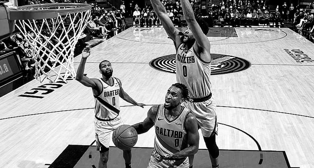 Stephen Curry gia hạn 116 triệu USD với Golden State Warriors: Chiết khấu để có một canh bạc cuối