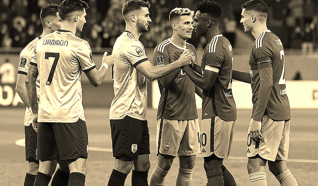 Chín pha thu hồi bóng, không nổi một cú sút: Mourinho đang thắp nến hay đang đổ thêm dầu cho Vinicius?