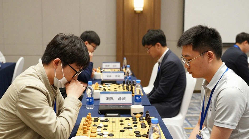 Carlsen hiếm khi khen ngợi, Sindarov gây sốc tại Global Chess League 2026 Carlsen hiếm khi khen ngợi, Sindarov gây sốc tại Global Chess League 2026