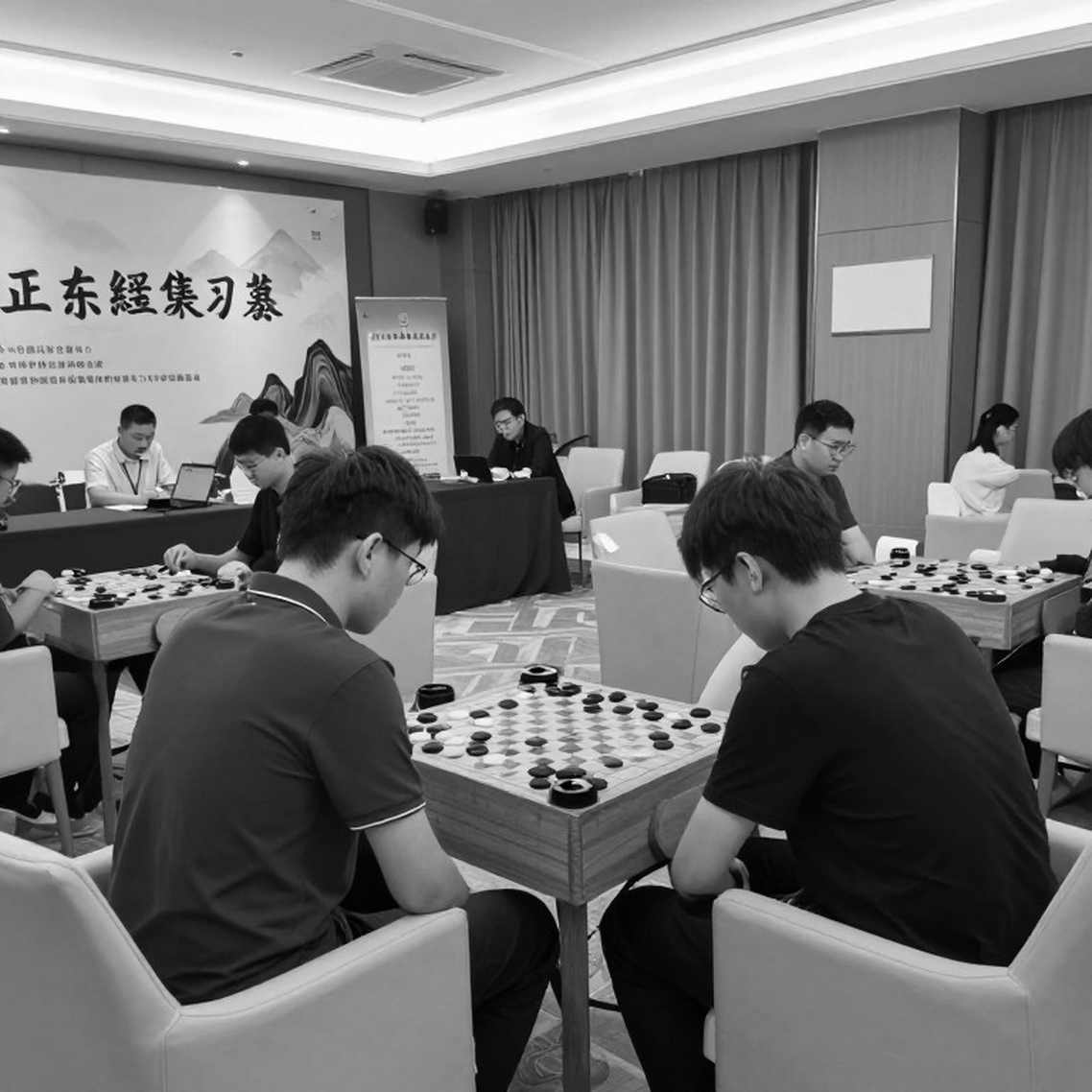 Carlsen hiếm khi khen ngợi, Sindarov gây sốc tại Global Chess League 2026 Carlsen hiếm khi khen ngợi, Sindarov gây sốc tại Global Chess League 2026