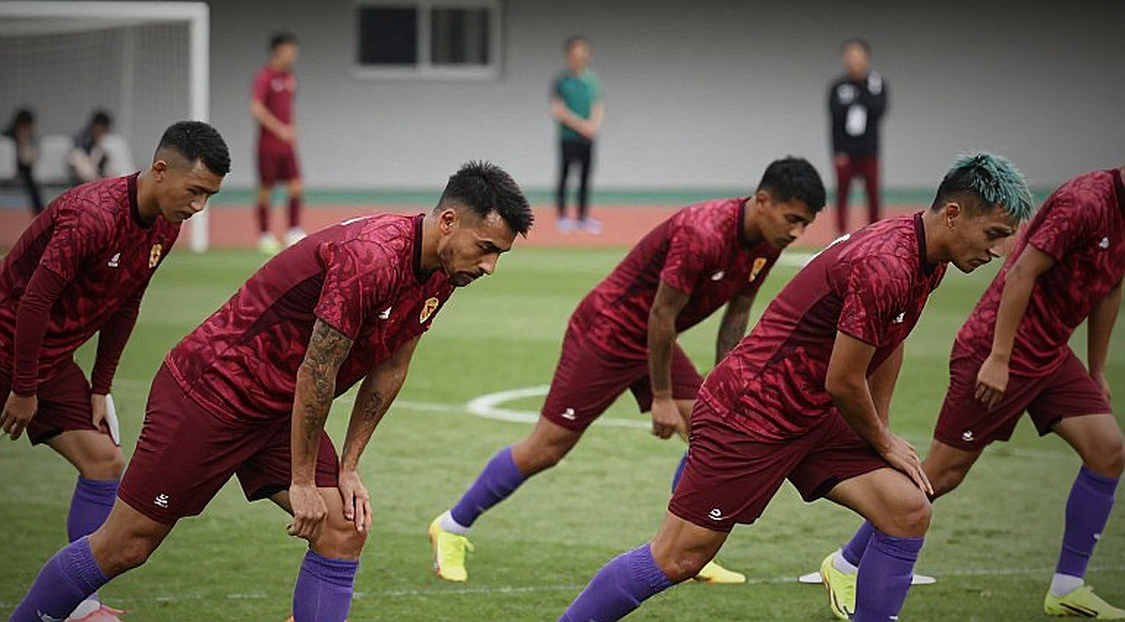 De Jong trở lại Barcelona: Bản tin ngắn và ba chi tiết bị chôn vùi